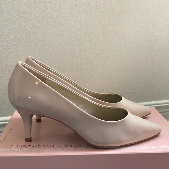 Cream 2.5” pumps - Picture 1 of 7